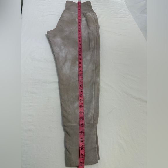 All in Motion Beige Tie-Dye Joggers - Picture 4 of 5